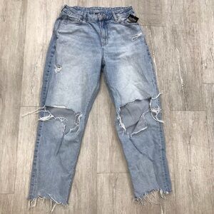 American Eagle Distressed Light Blue Jeans - size 10 short.